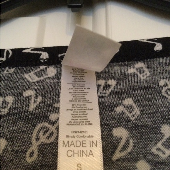 NWOT Lularoe Small B&W Classic T - Musical Notes - Picture 3 of 3